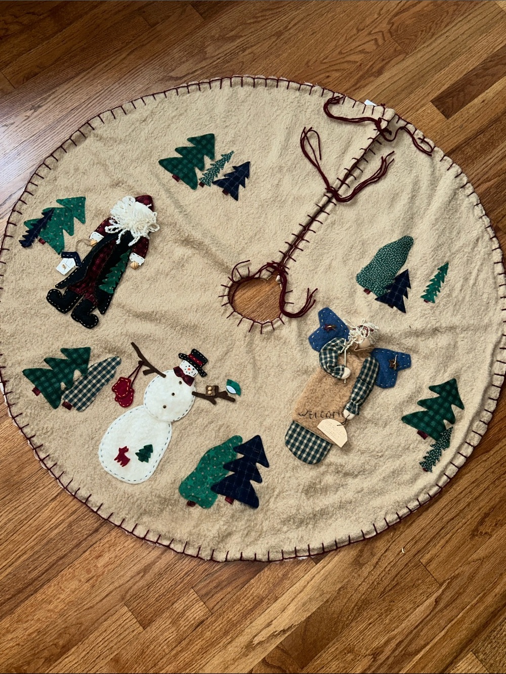 Vtg 3D Christmas Tree Skirt Rustic Shabby Chic Santa Claus Excellent Condition